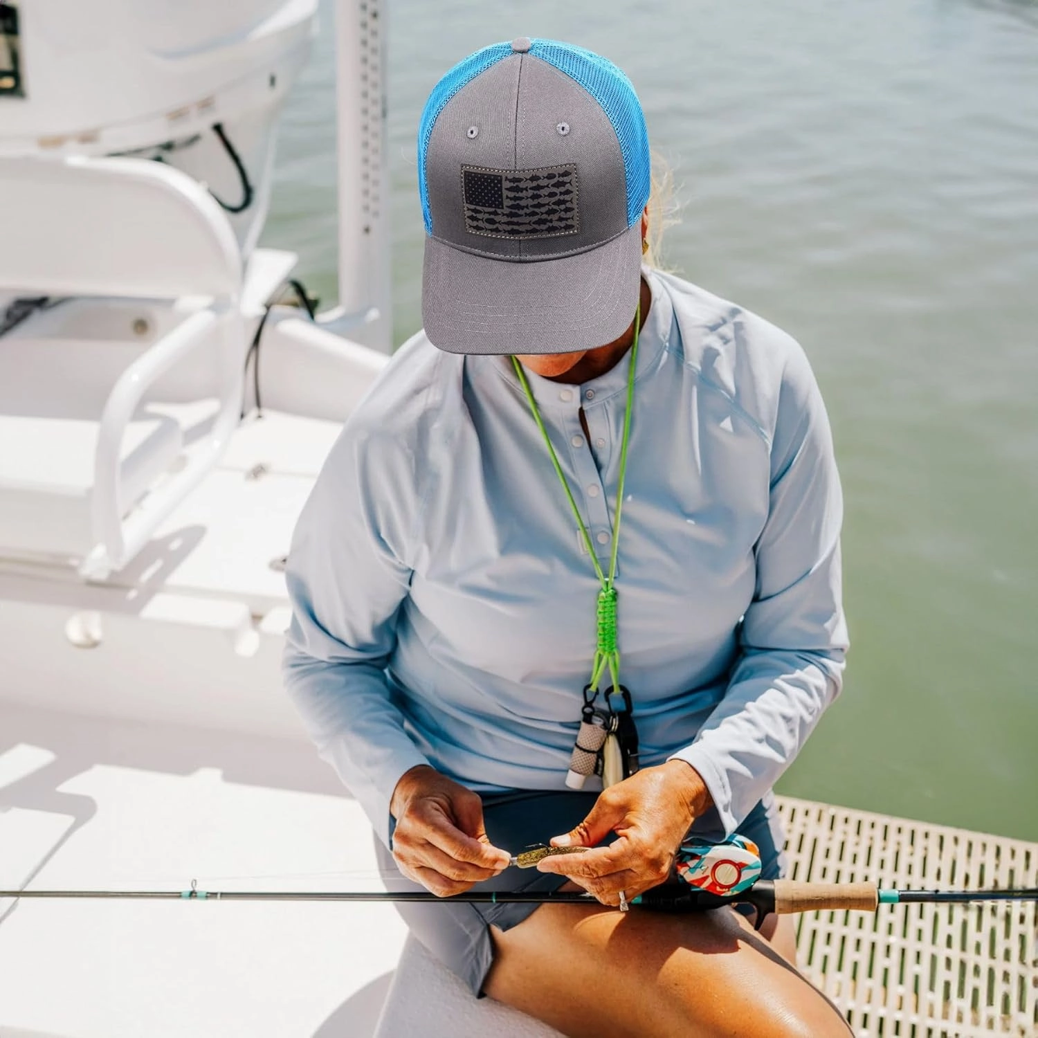 American Fish Flag Trucker Hats - Fishing Gifts for Men - Outdoor Snapback Fishing Hats Perfect for Camping and Daily Use