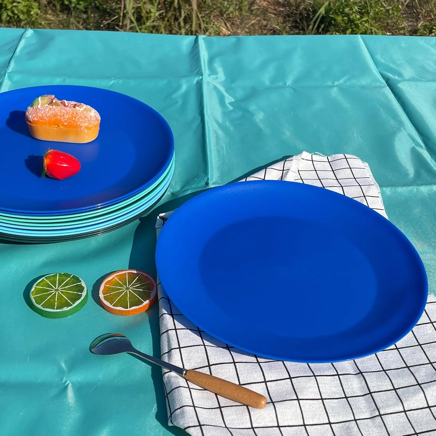 AOYITE Plastic Plates Reusable 10 inch, Unbreakable Dinner Plates set of 12, BPA Free Microwave & Dishwasher Safe Party Plate for Any Occasion, BBQ, Travel, Events (Coastal)
