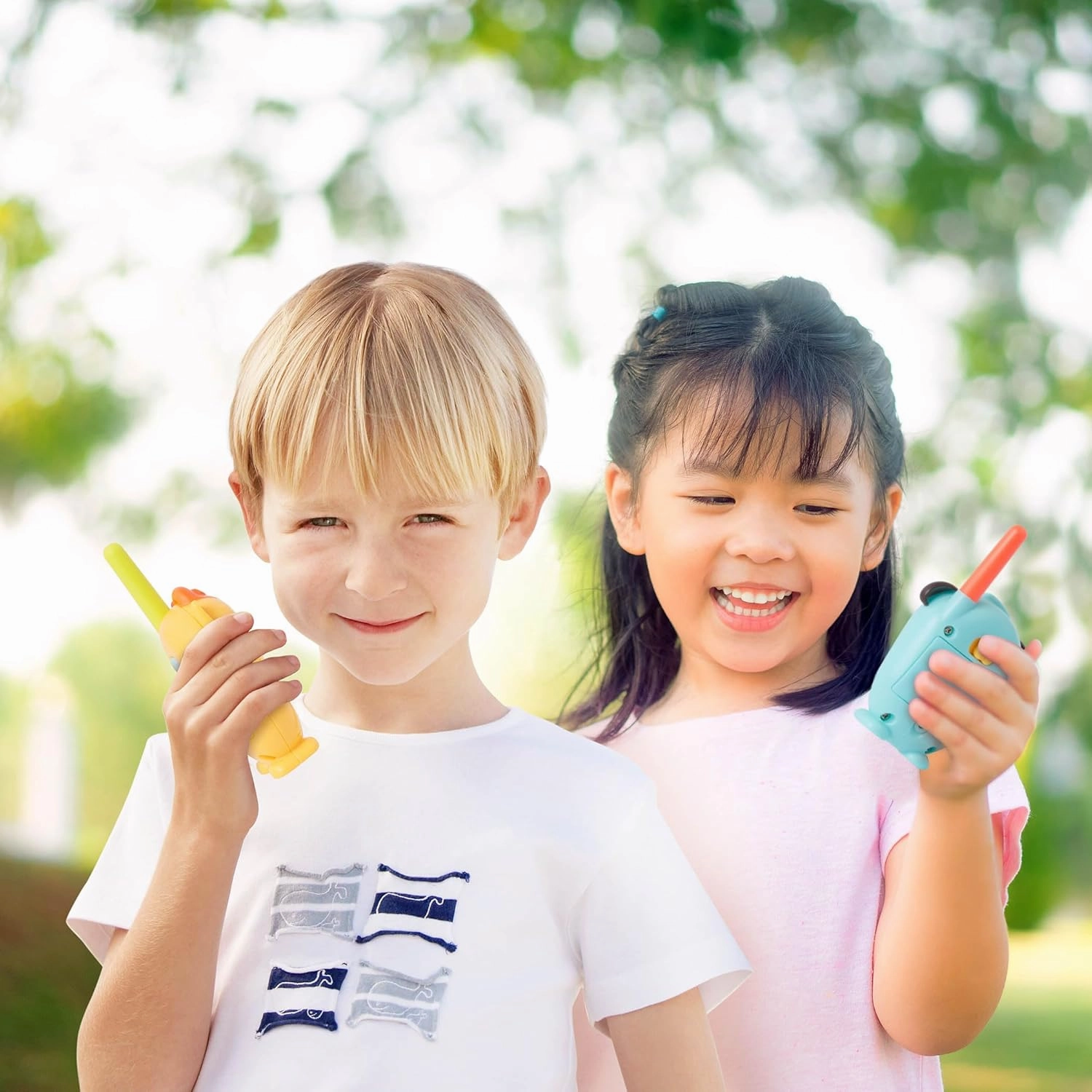 B. toys Lolo & Woofer Walkie-Talkies - 2-Pack Walkie Talkies - Long 100-Foot Range - Toys for Toddlers, Kids - 3 Years  