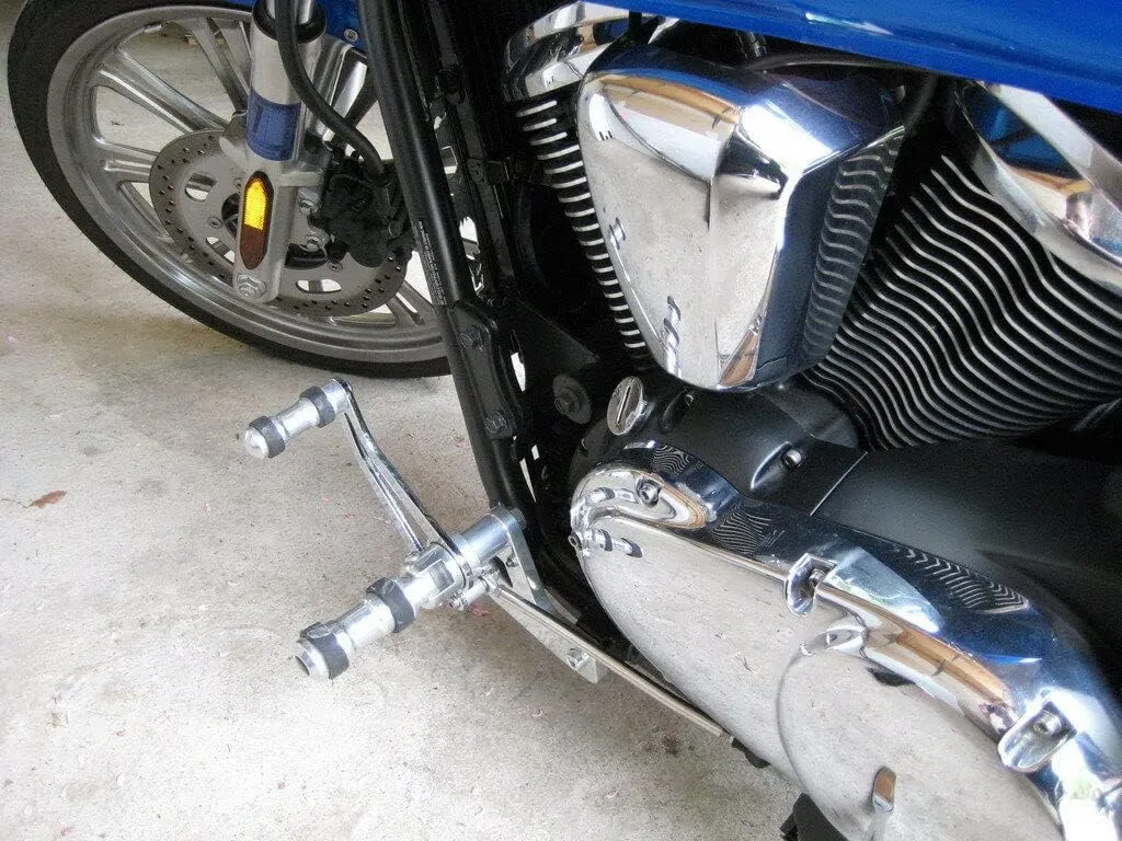 CNC 4" Forward Controls Foot pegs for Kawasaki Vulcan 900 Classic Custom 2006-2023 Silver