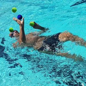 DSJUGGLING Washable Juggling Ball for Beginners, 60mm 3in1 Multi-Function Balls Set of 3 | Water Skimming Balls Bounce On Water - Pool Ball & Beach Toys | Soft Bouncy Grip Training Ball Kit