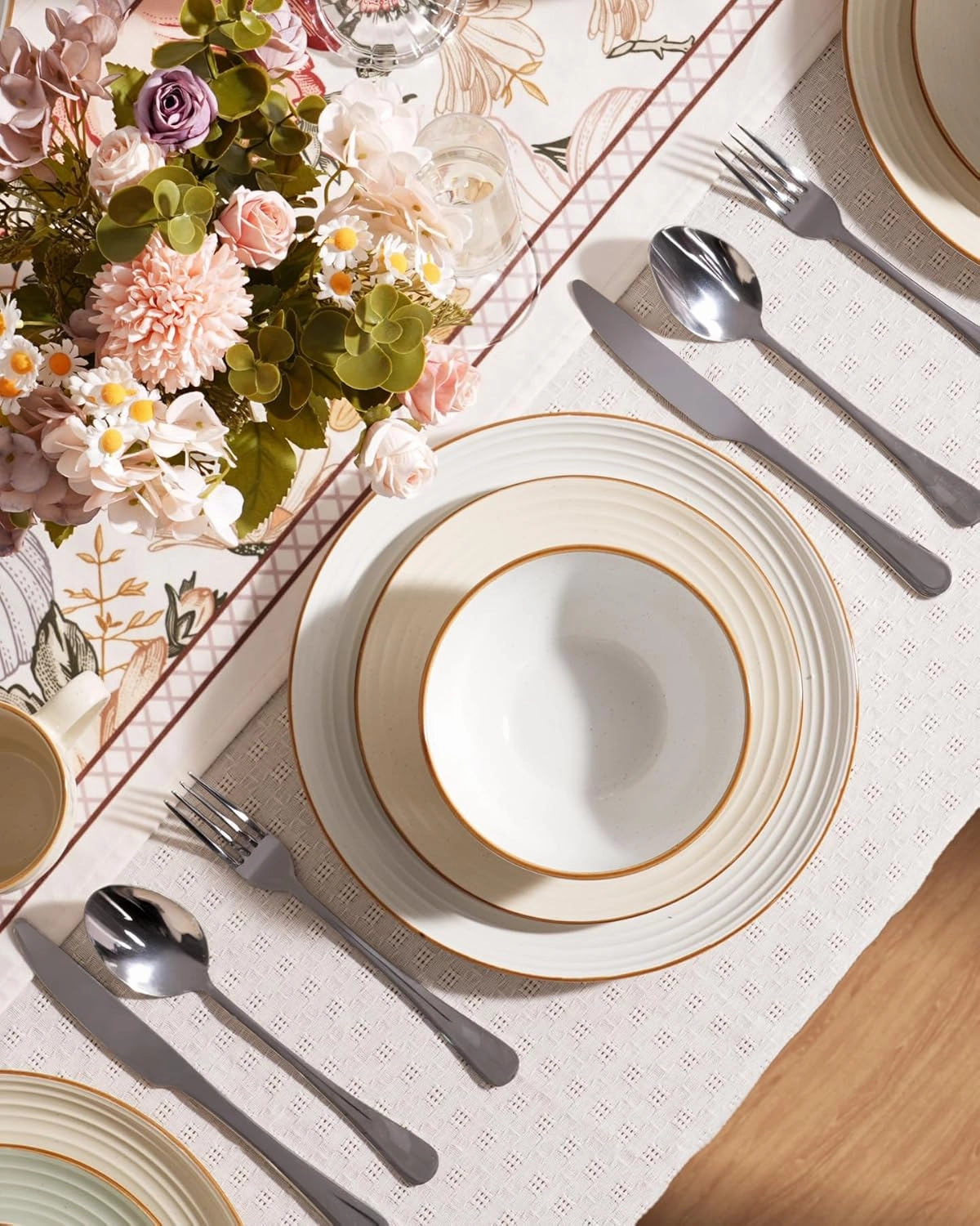 Famiware Jupiter Dinnerware Set, Plates and Bowls Dish Sets for 4 (12 Pieces), Microwave and Dishwasher Safe Stoneware Tableware, Chip and Scratch Resistant, Multi-color
