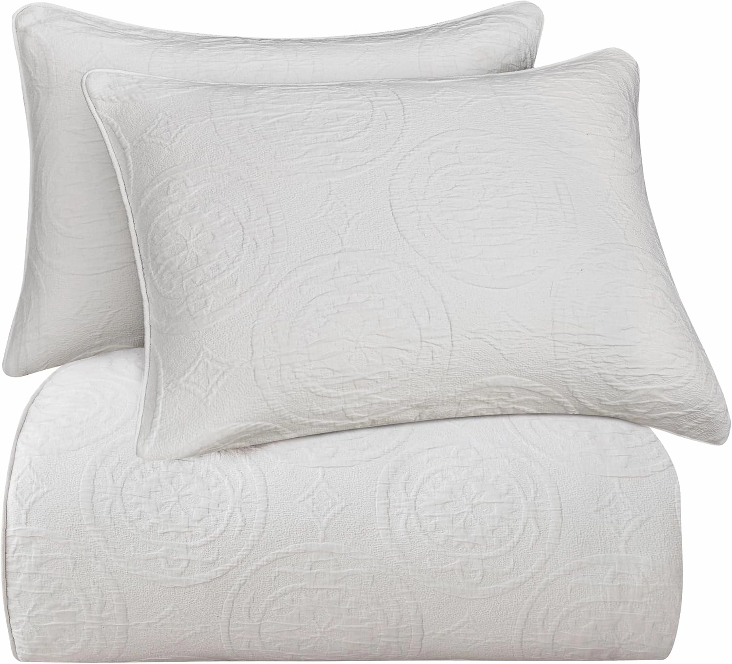 HiEnd Accents Verona Matelassé 3 Piece Super King Comforter Set, Vintage White Cotton Medallion Pattern Bedding Set, Classic Chic Casual Farmhouse Bed Set, 1 Comforter and 2 Pillow Shams