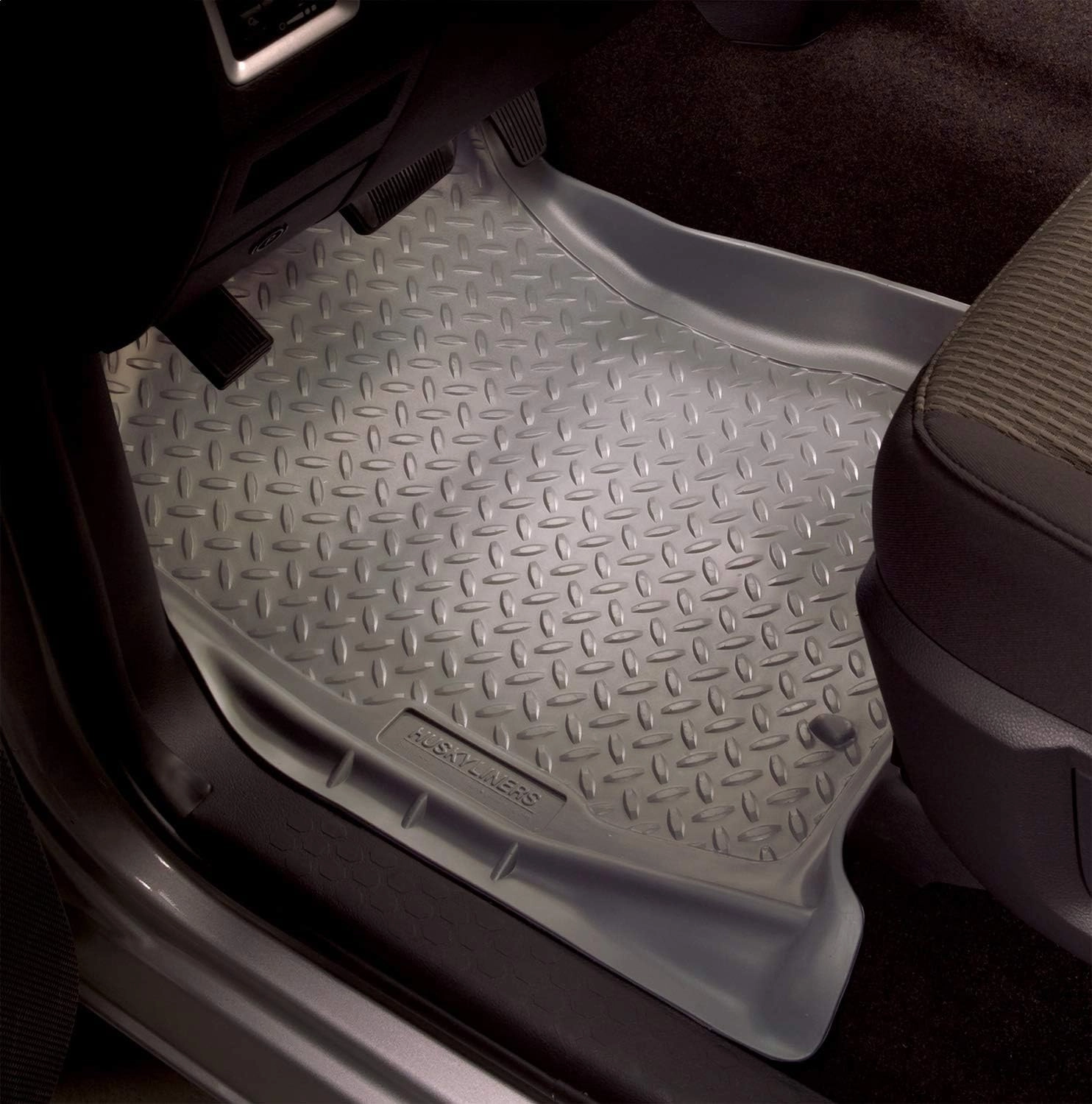 Husky Liners — Classic Style Floor Liners | Fits 2000 - 2005 Ford Excursion, Front Liners - Black, 2 pcs. | 33901
