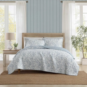 Laura Ashley - King Quilt Set, Textured Seersucker Bedding with Matching Shams, Reversible Bedding Essentials (Amberly Pastel Blue, King)