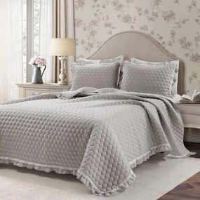 Lush Decor Ella Vintage Chic Ruffle Lace 3 Piece Quilt Set, Full/Queen, Light Gray