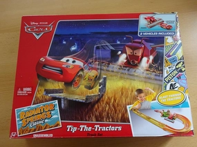 Mattel Disney Cars Radiator Springs Classic Tip-The-Tractors Diecast Car Track Set