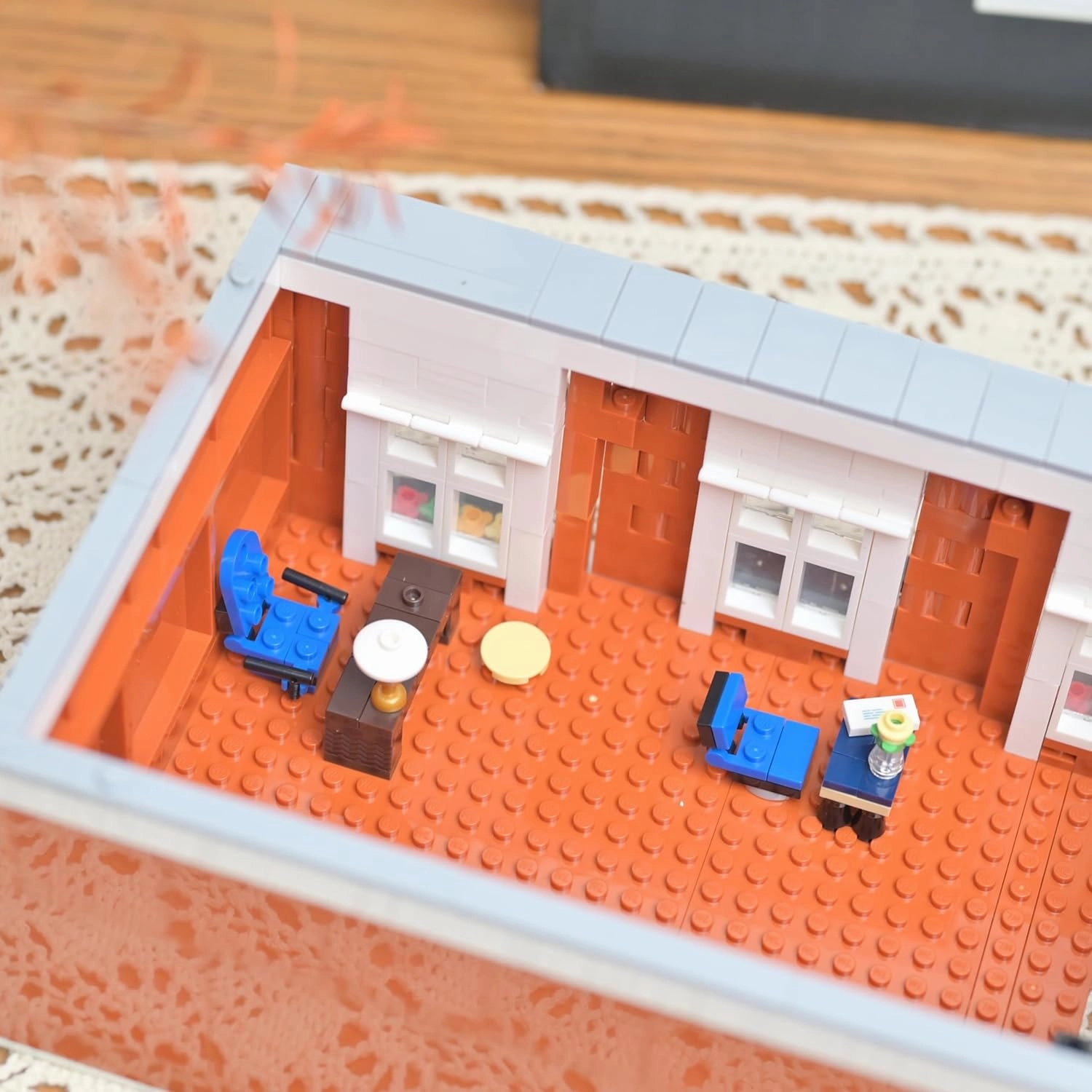 Mini Town Hall Architecture Mini Building Blocks Set with LED Lights,3 Levels Modular Architecture,MOC Creative Model Set,Construction Toy for Adult(1780Pcs)