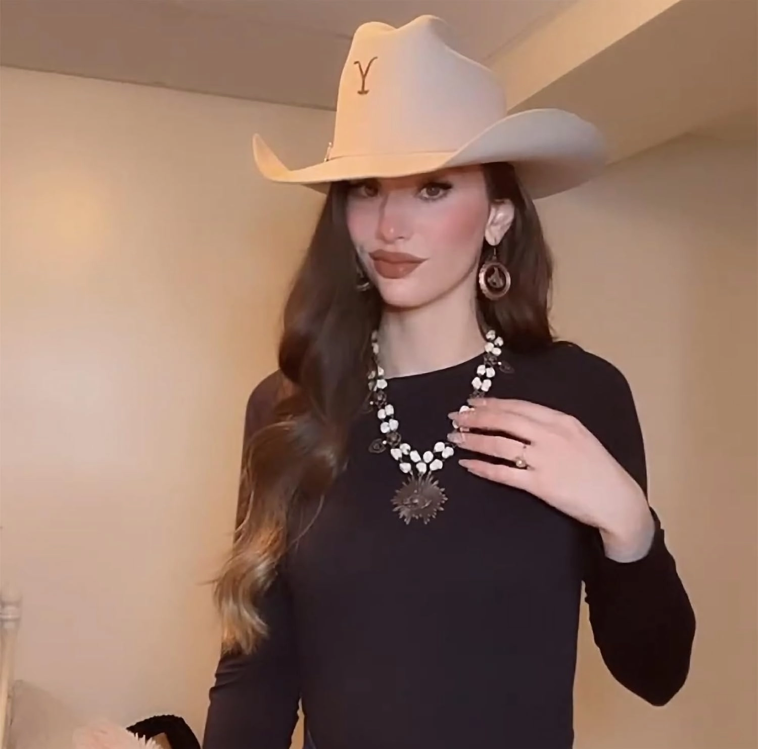 Montana West Wrangler 3 Pieces Jewelry Set for Women Western Cowgirl Necklace Earring Set.