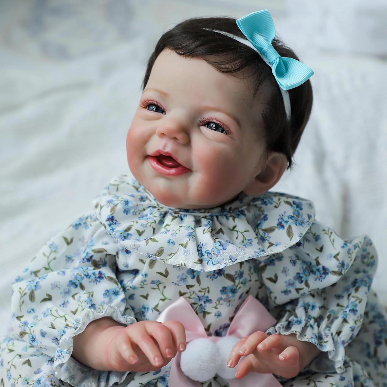 Realistic Reborn Baby Dolls, 18 Inch Sweet Smile Eyes Open Newborn Baby Dolls Girl, Soft Vinyl Real Life Baby Dolls with Weighted Body, Birthday Gift Set for Kids Age 3 
