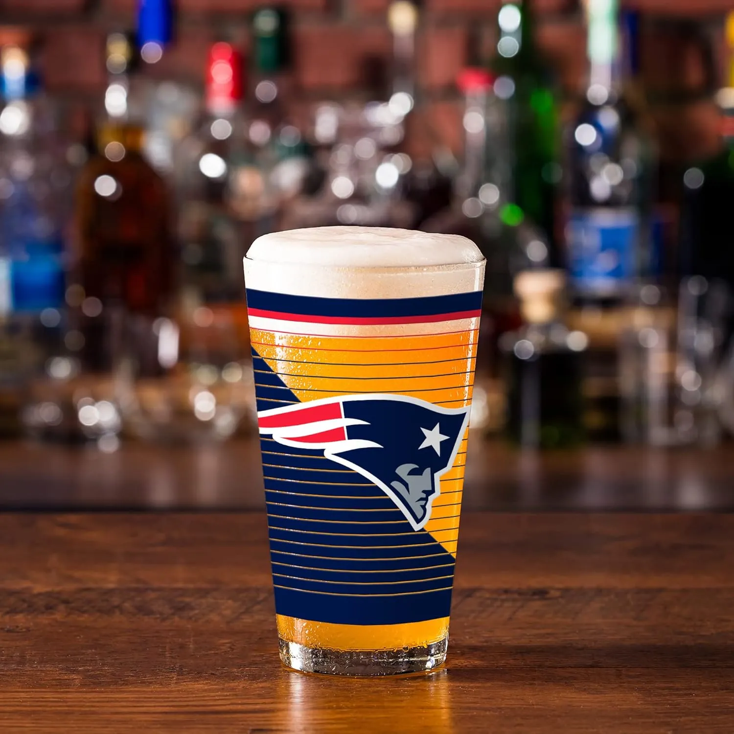Rico Industries NFL Football Main 16 oz Pint Glasses with Digitally Printed Logo, Practical Set of 2 Classic Drinking Glasses, Dishwasher Safe
