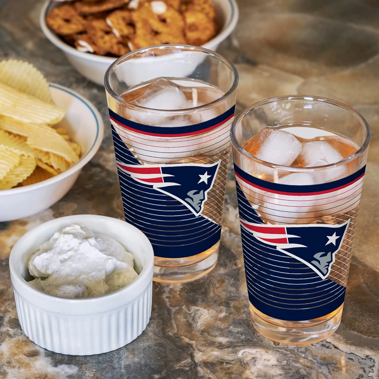 Rico Industries NFL Football Main 16 oz Pint Glasses with Digitally Printed Logo, Practical Set of 2 Classic Drinking Glasses, Dishwasher Safe