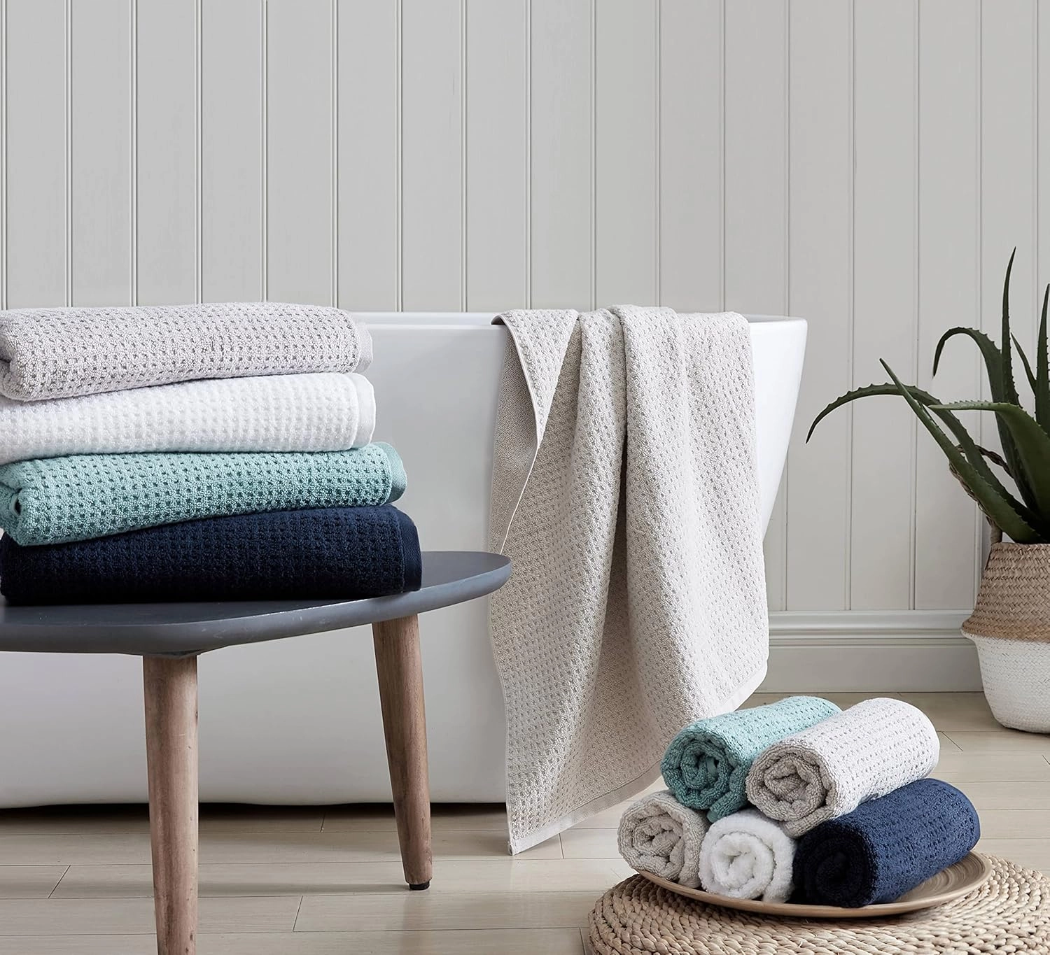 Tommy Bahama - Bath Towels, Highly Absorbent Cotton Bathroom Decor, Low Linting & Fade Resistant, Oeko-Tex Certified (Northern Pacific Maritime Navy, 6-Piece)